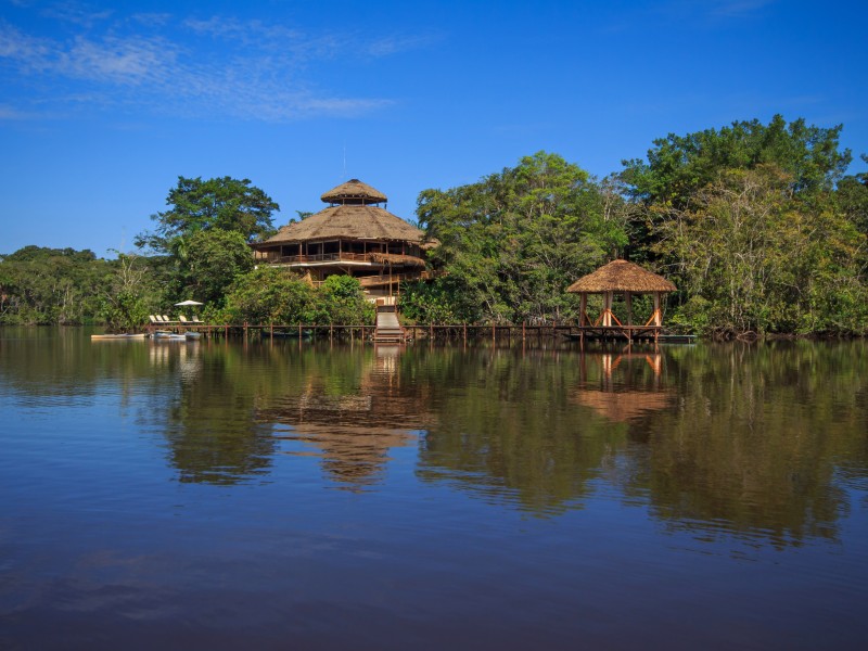 La Selva Lodge - Ansicht vom See aus