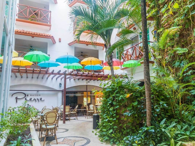 Illusion - Hoteleingang