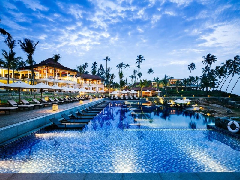  Anantara Peace Haven swimming pool