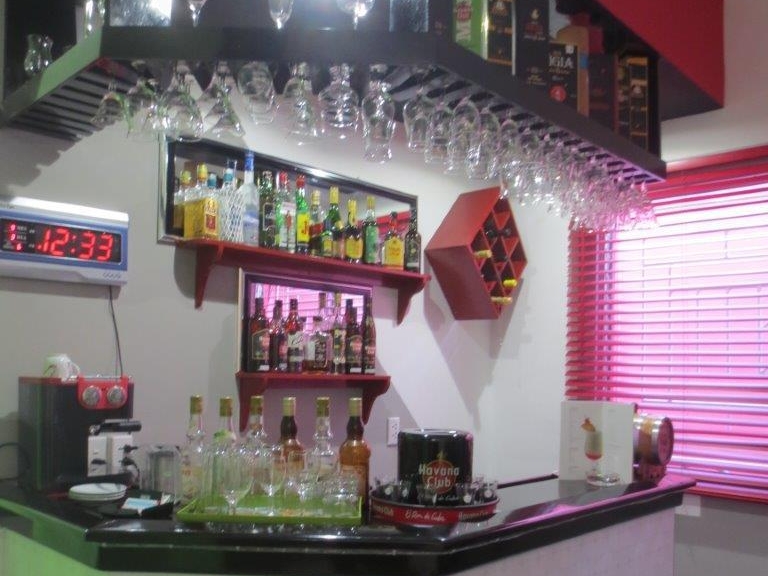 Eduardo y Geraldine - Bar