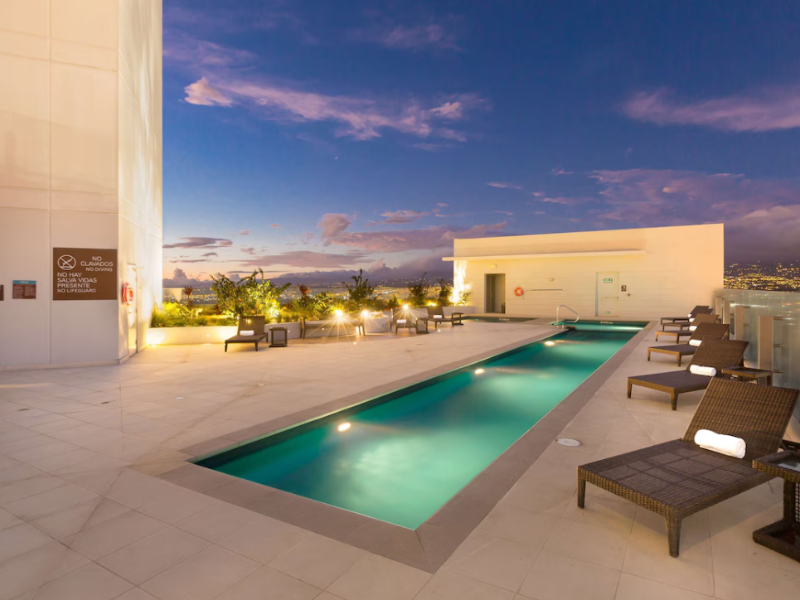 Hilton Sabana - Swimming Pool