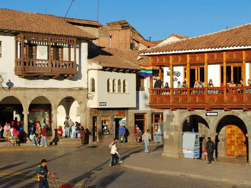 Treiben auf der Plaza de Armas