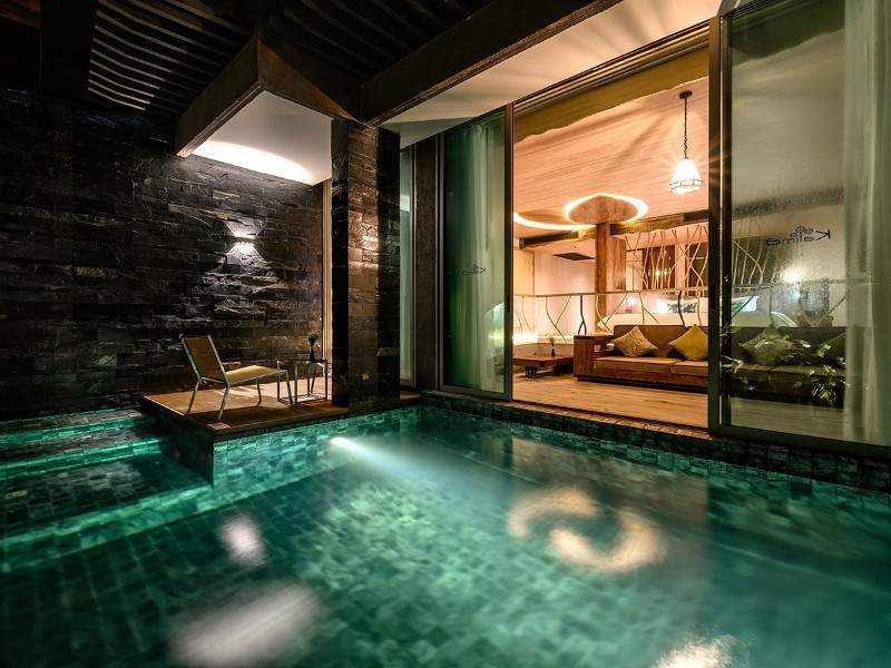 Pool Suite