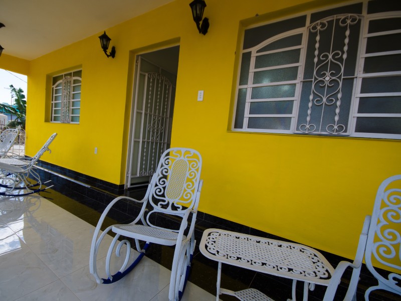 Heriberto y Olga - Schaukelstuhl