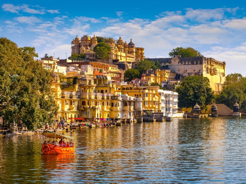 Stadtpalast&Pichola-See-Udaipur-Indien