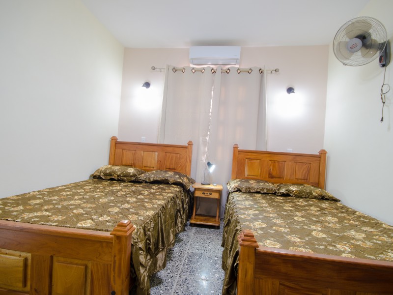 Cristina y Elieser - Schlafzimmer braun