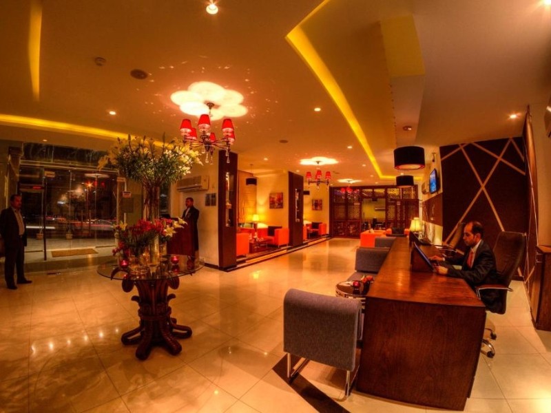 Meneur Hotel