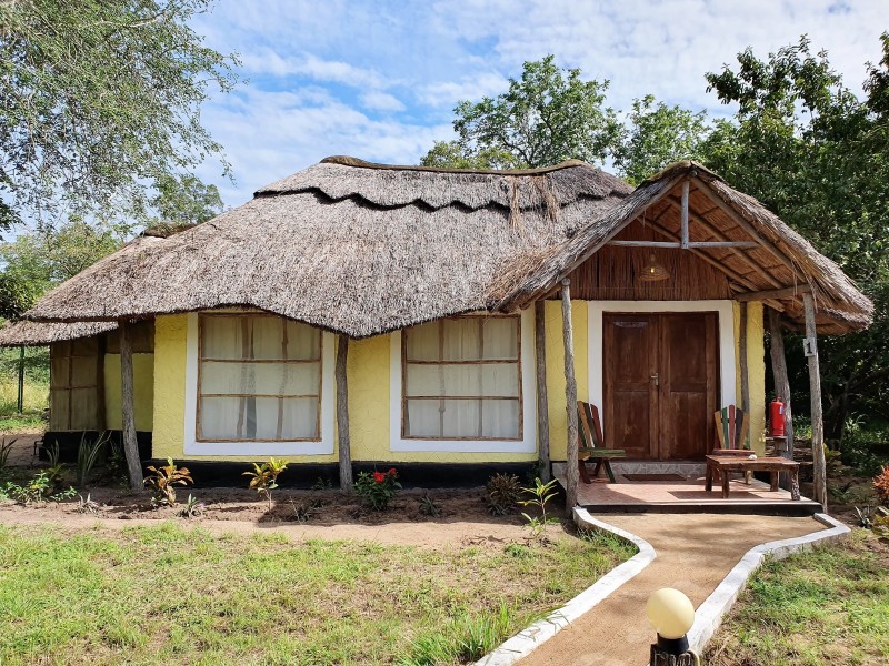 Pool-Bungalow in Selous 