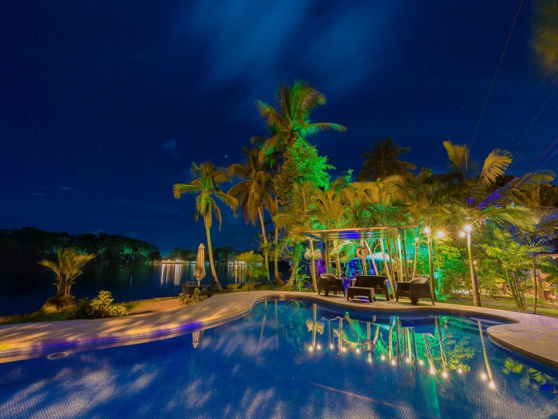 Manatus Lodge - Pool