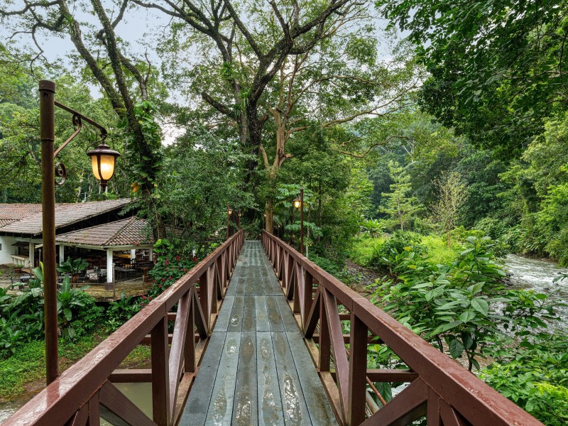 Villa Lapas - Brücke über Fluss