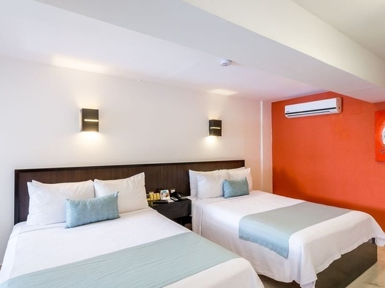 Illusion - Mirage Zimmer Queensize Bett