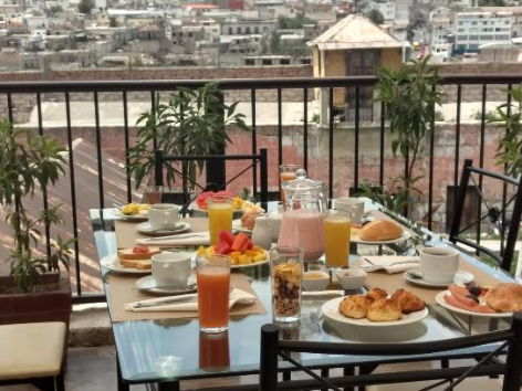 Alcopacha_Frühstück Terrasse