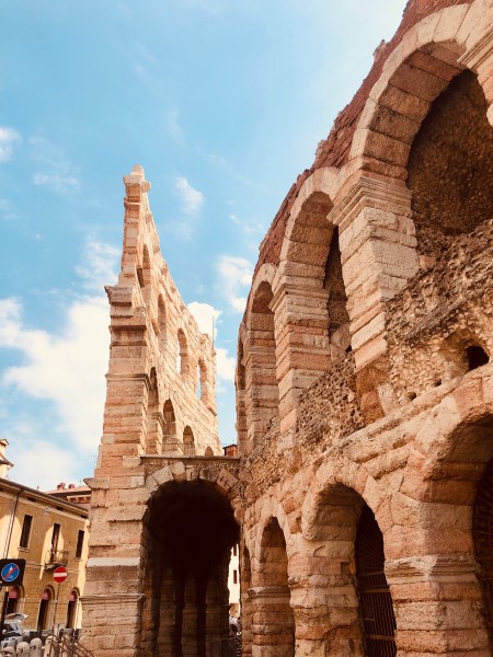 DISCOVERING VERONA
