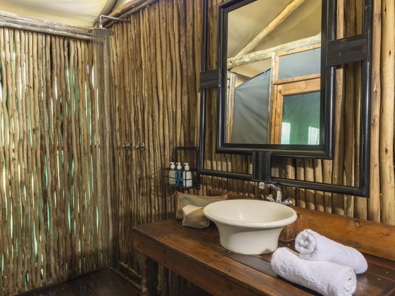 Badezimmer im Mogogelo Camp