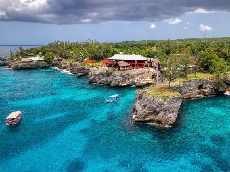 Jamaica: Mystic Waters & Coastal Town