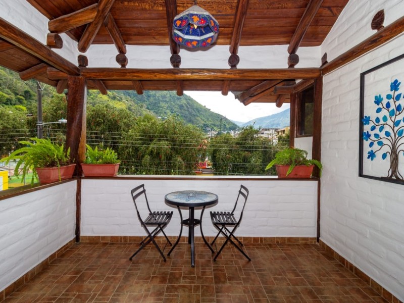 Balkon mit Blick auf die Stadt Baños