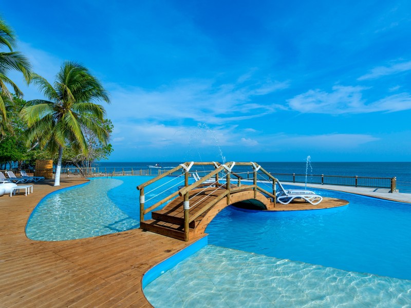 Isla del Encanto - Pool