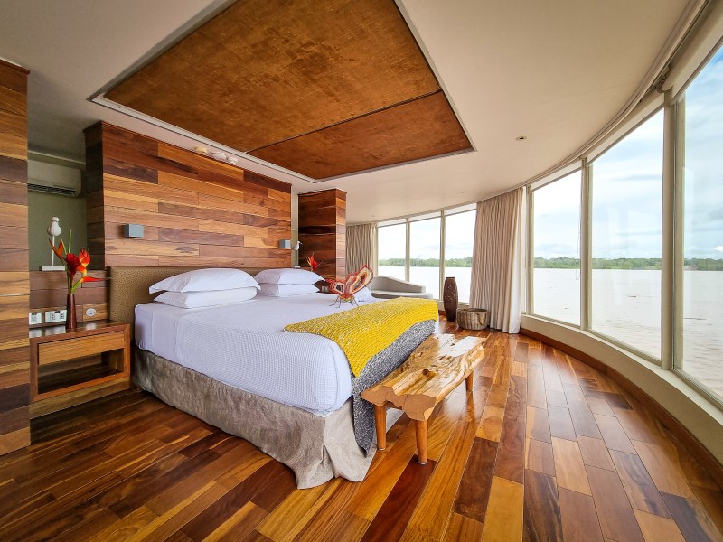 Delfin III Owner's Suite