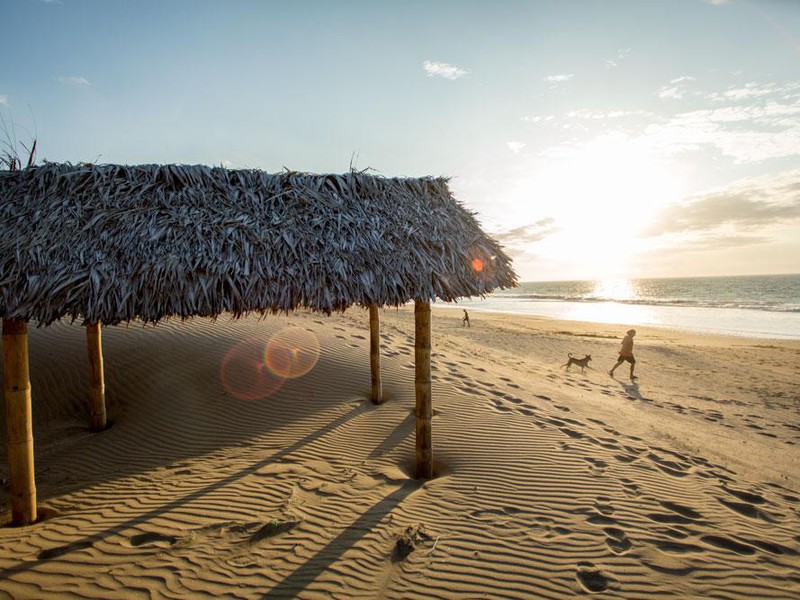 Strand um Puerto Cayo