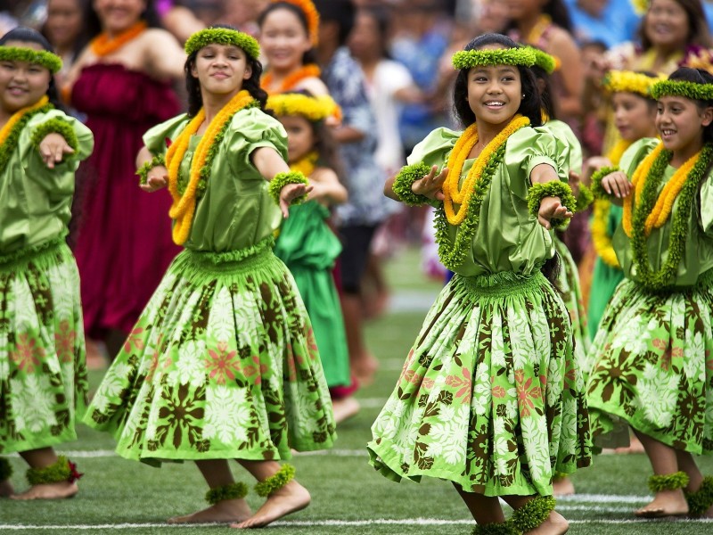 Traditional Hula Dancers in Oahu