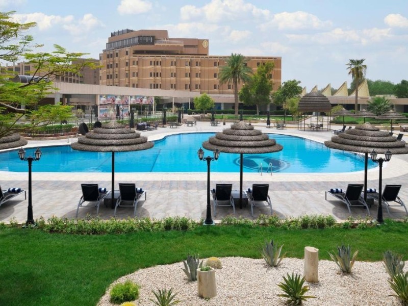 Intercontinental Riyadh swimming pool 