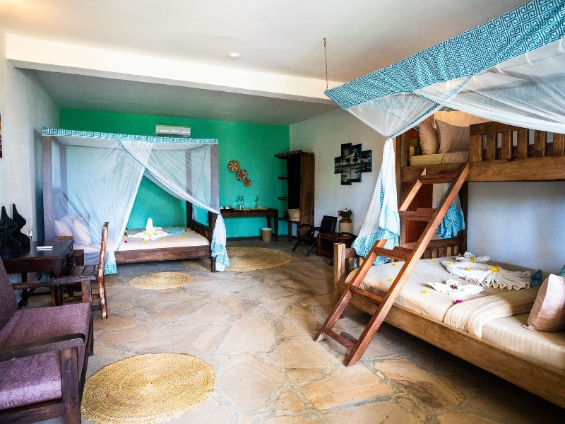 Reef and Beach SuiteMangrove/Pool Family