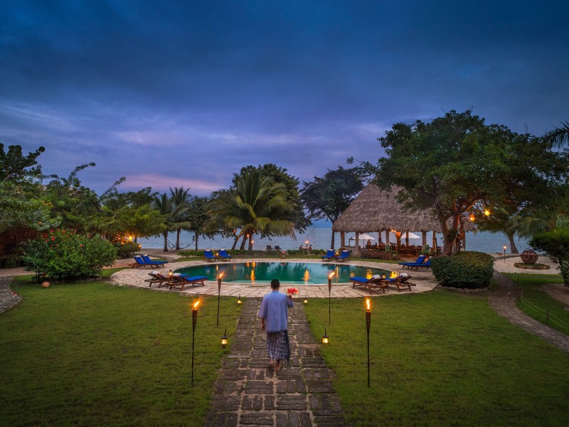 Turtle Inn - Abendstimmung Pool