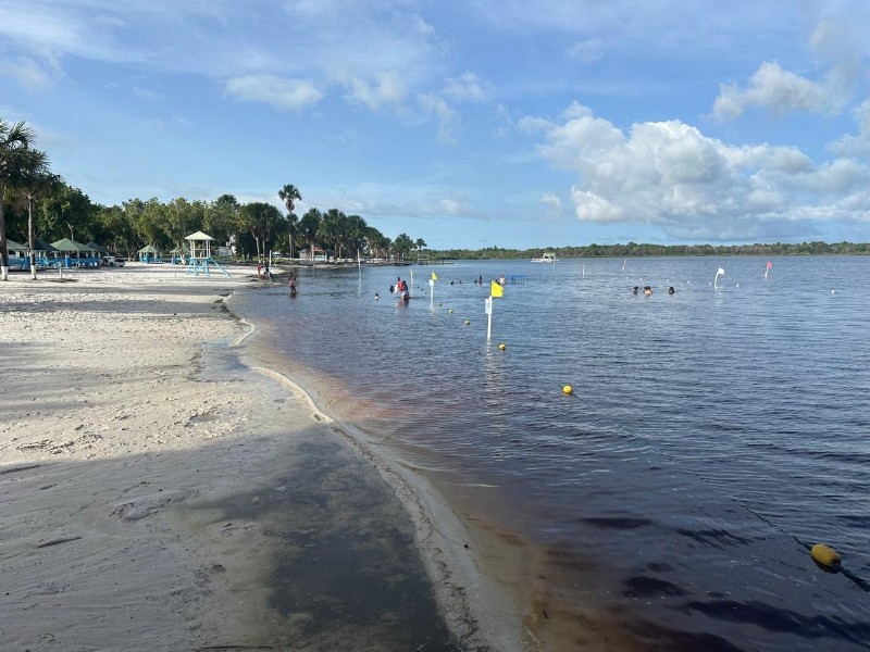 Lake Mainstay Resort Beach