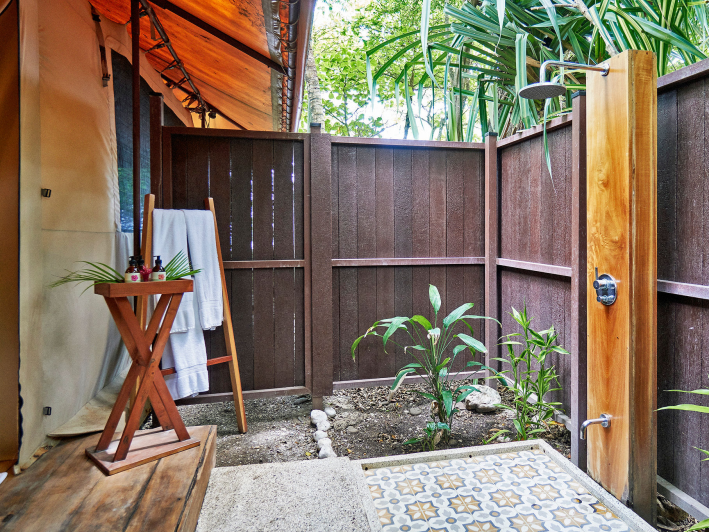 Tropico Latino - Beachfront Glamping Dus
