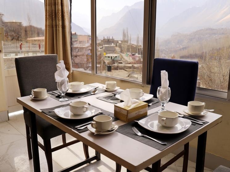 Hilltop Hotel Hunza