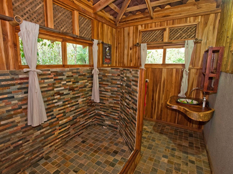Macaw Lodge - Badezimmer