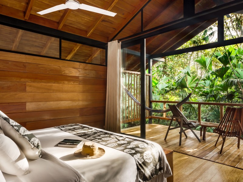 Sacha Lodge Standardzimmer Doppelbett