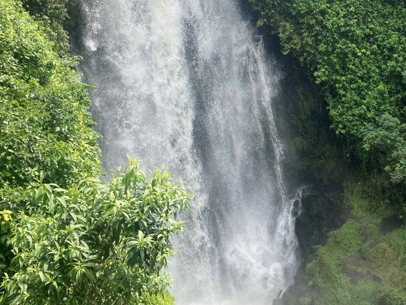 Peguche Wasserfall Nahansicht