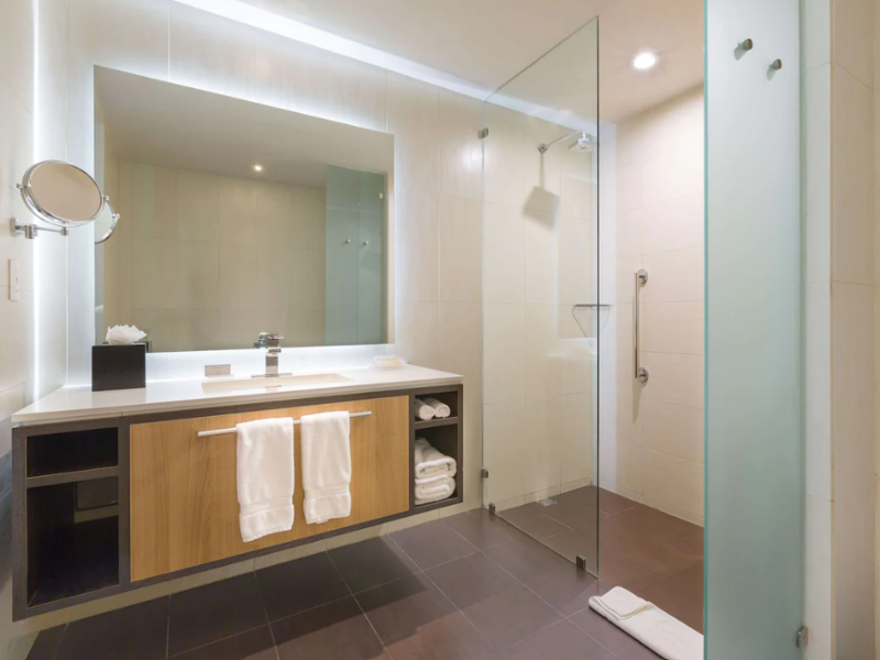 Hilton Sabana - Dusche im Bad