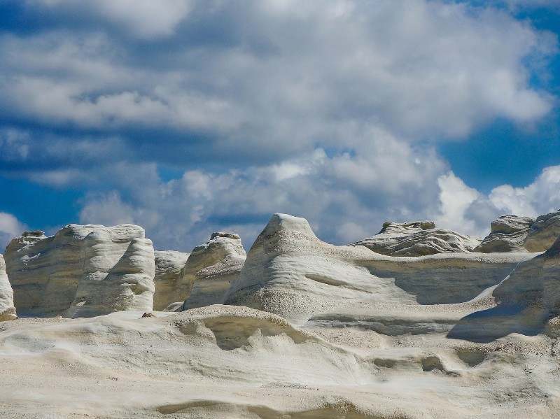 Sarakiniko Beach