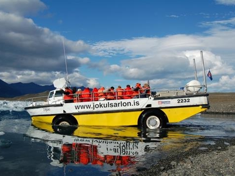 Amphibian boat tour