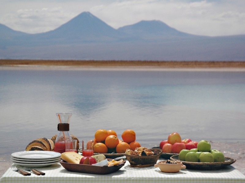 Mittagessen mit Blick auf den Vulkan