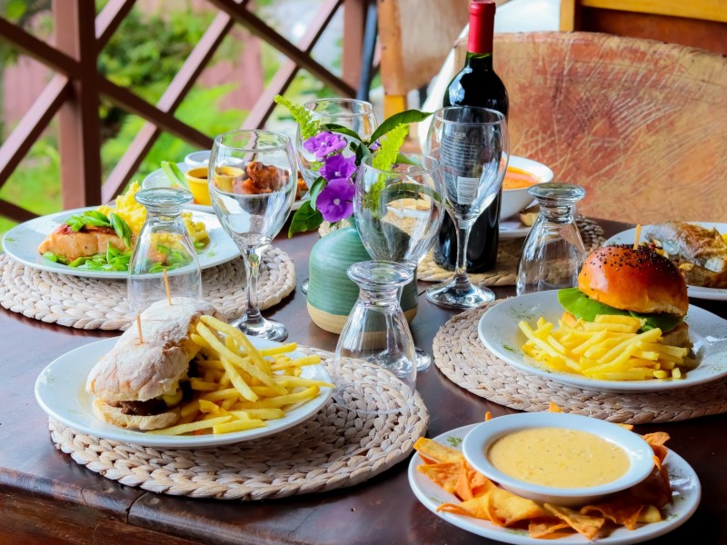 Tree Trek Mountain Resort - Restaurant