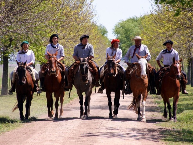 Estancia El Ombu Gauchos