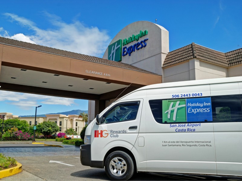 Holiday Inn Express Airport - Shuttle