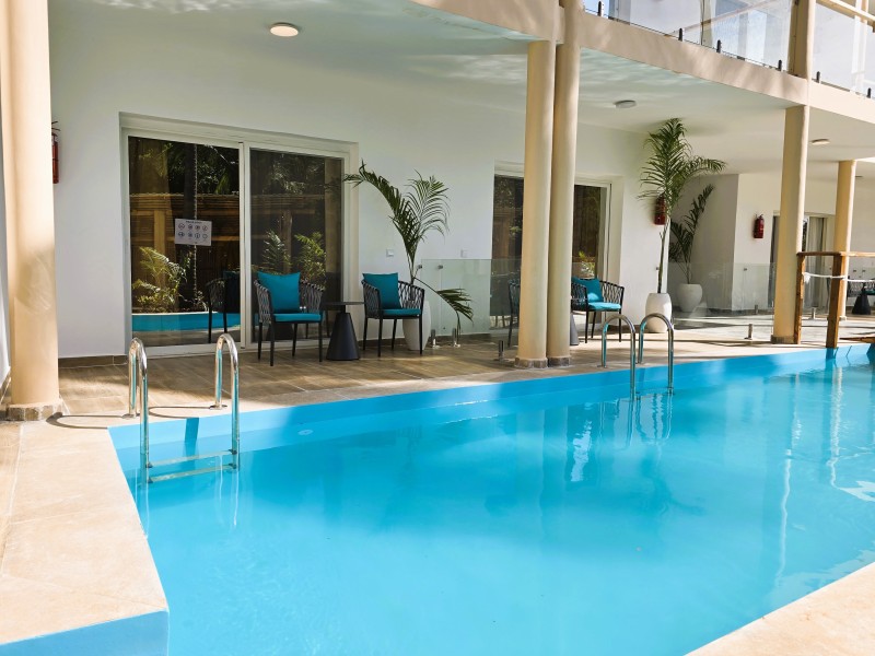 Reef and Beach Garden Swim up