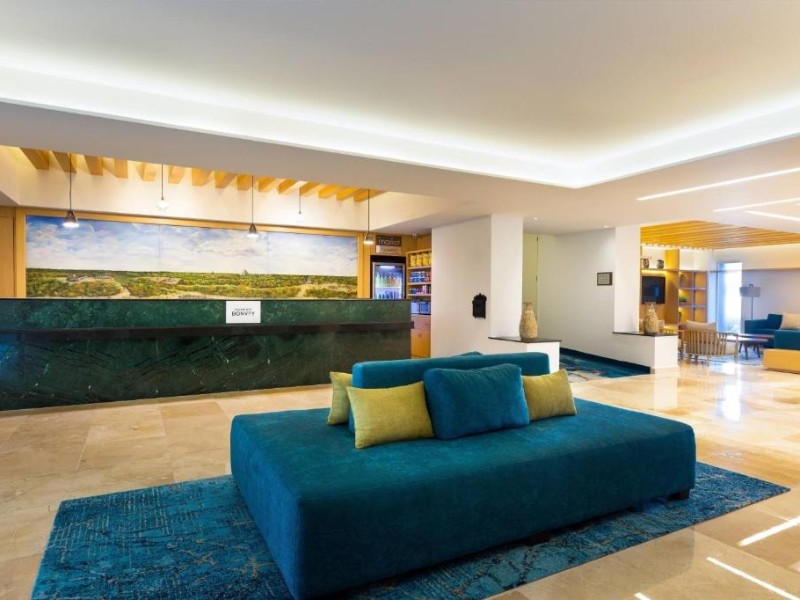 Courtyard by Marriott - Lobby