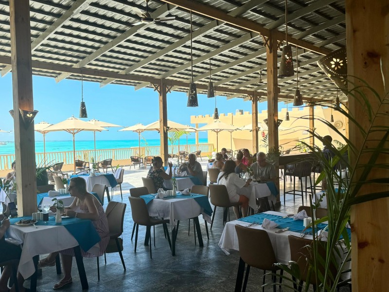 Reef & Beach Bahari Restaurant