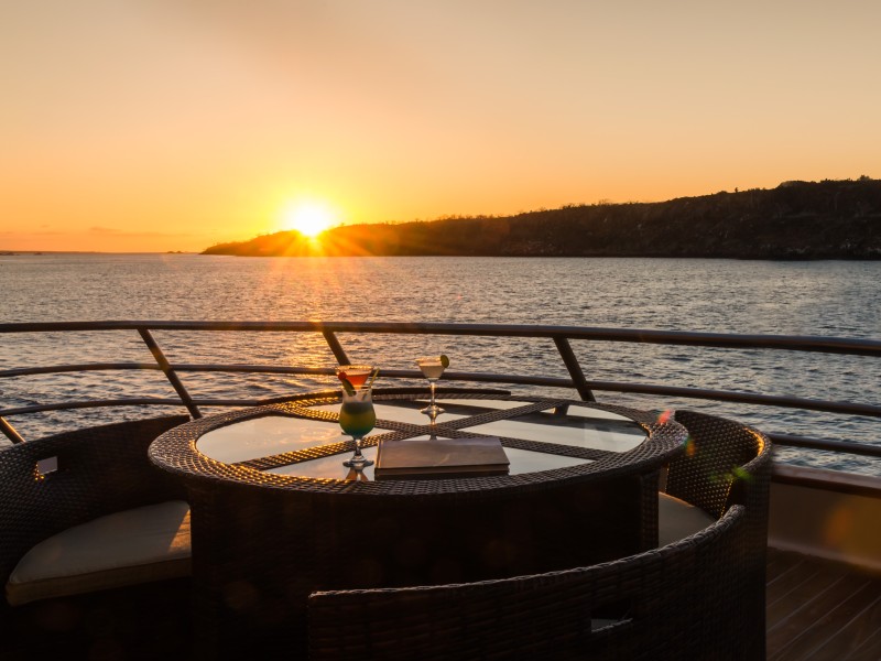 MY Sea Star Sonnenuntergang an Deck