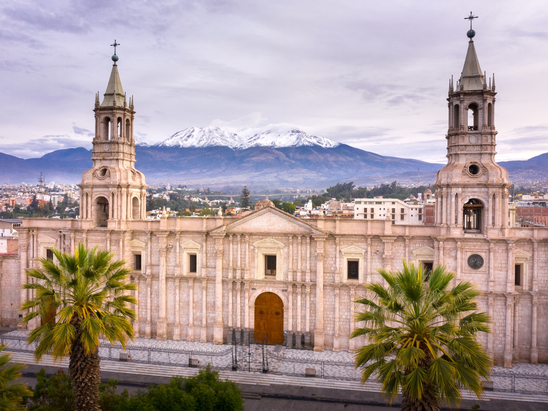 Arequipa Kathedrale und Vulkan Misti
