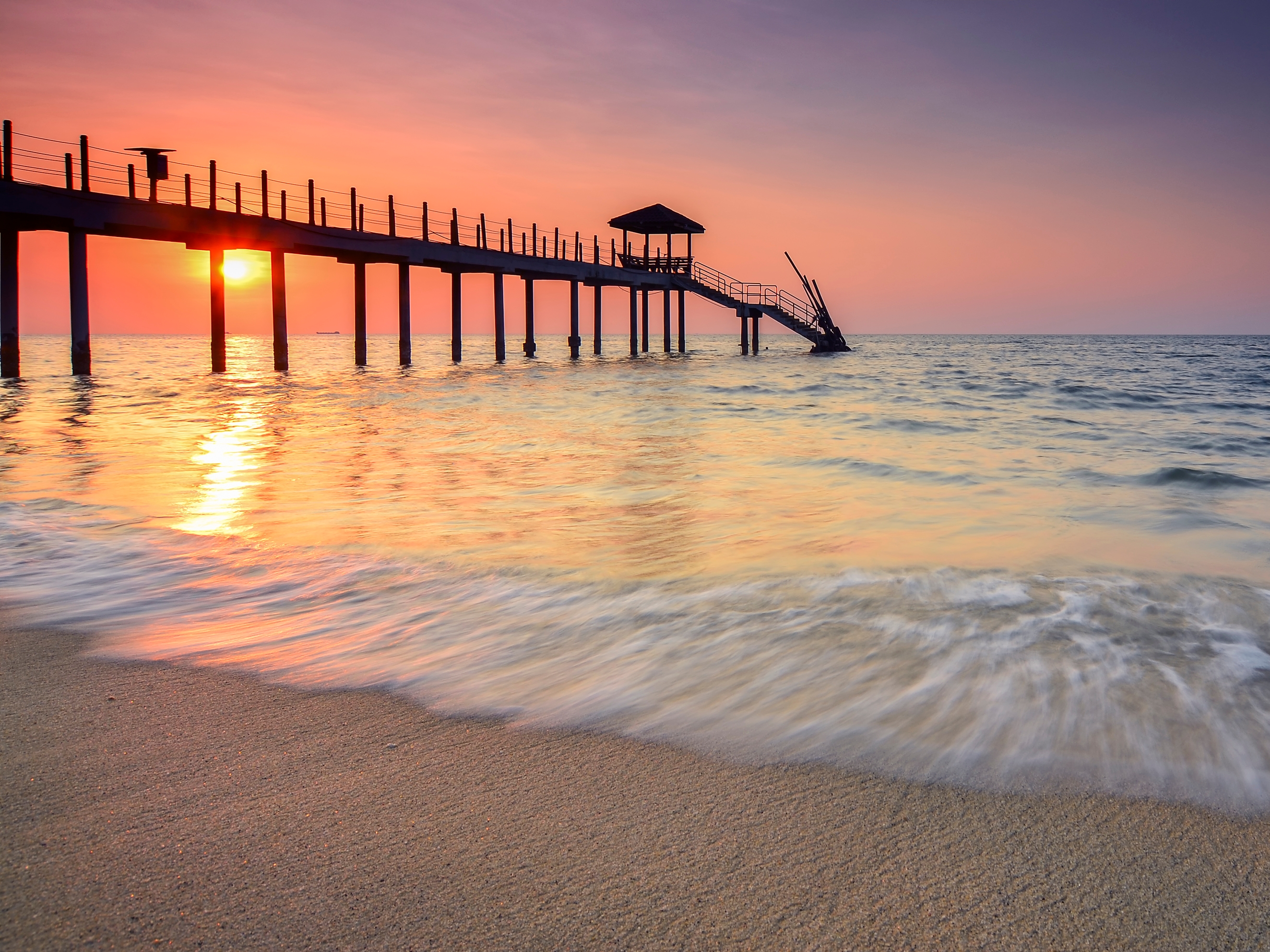 Penang Pier + Sonnenuntergang