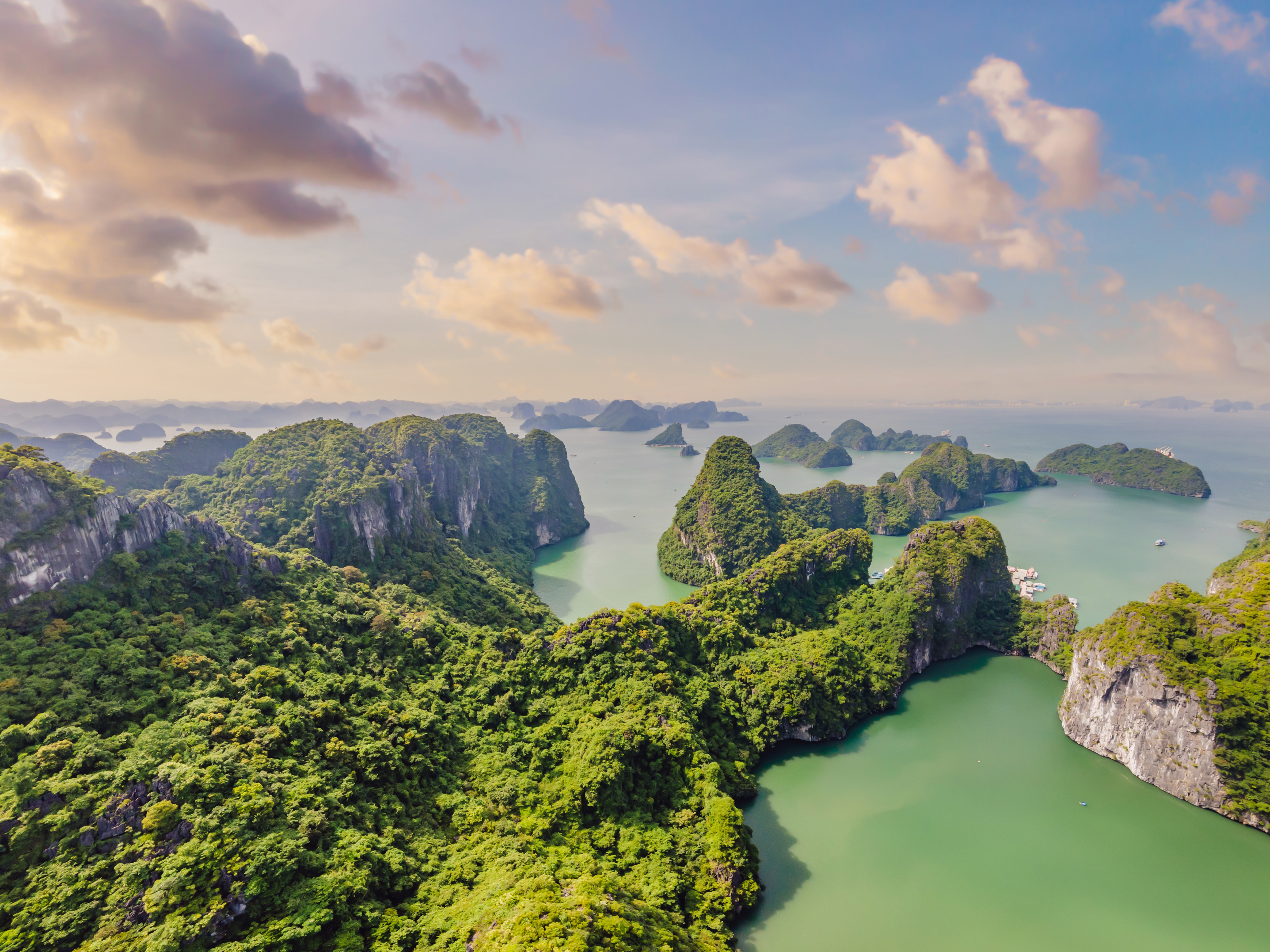 Halong Bay 