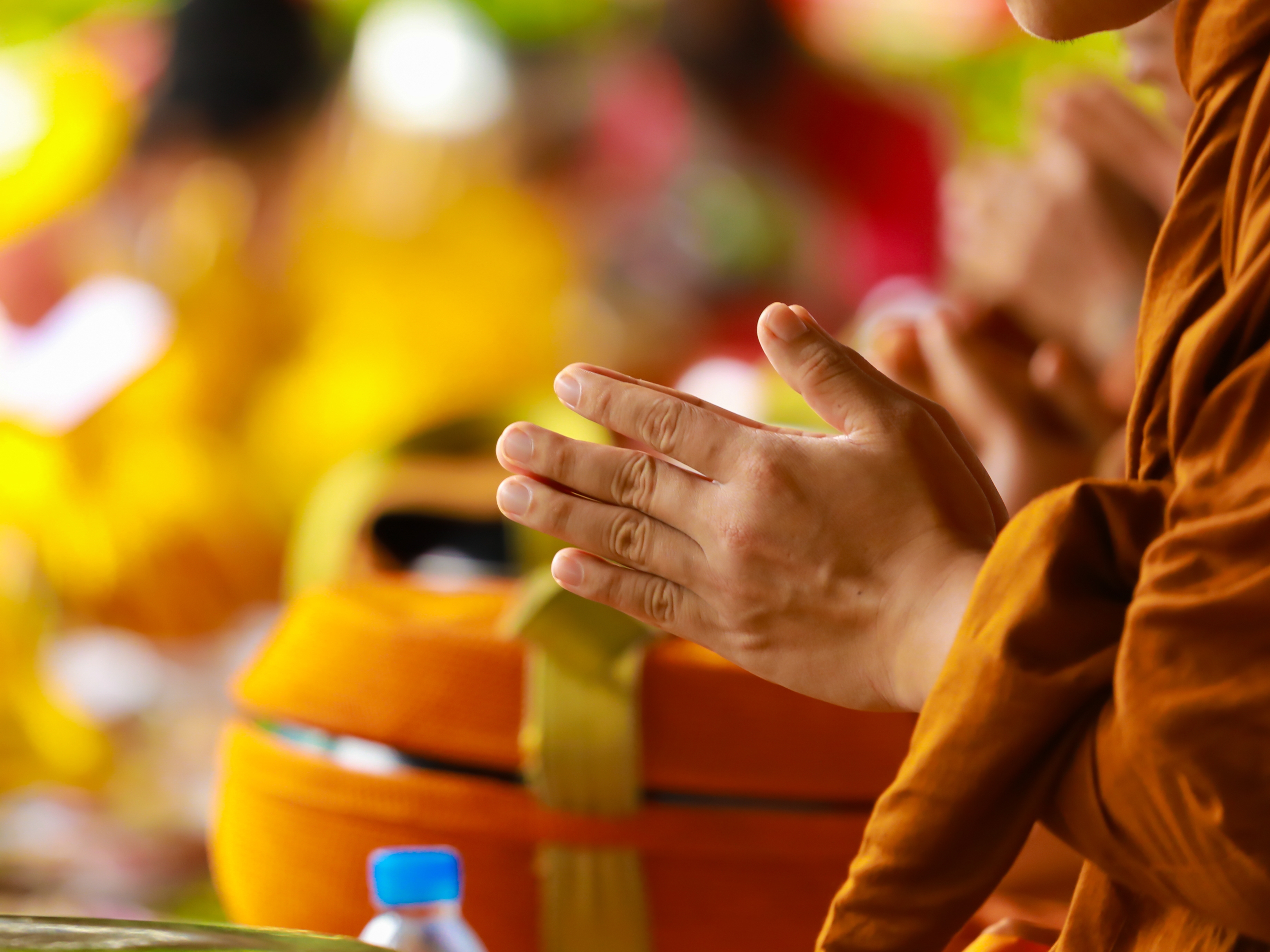 Thailand Moenche Essen Spende