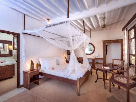 Diamonds Mapenzi, Superior Zimmer