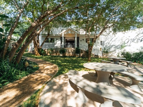 Nkosi Guest Lodge_Zimbabwe_A744820-HDR@I